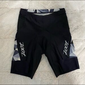 Zoot Men's black bike shorts Size M.  GUC.